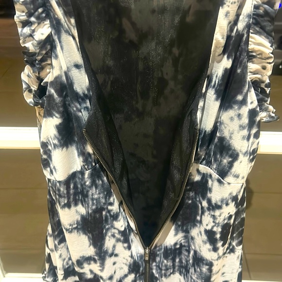 🖤Tye Dye summer dress with ruffles and front zip - Picture 4 of 11